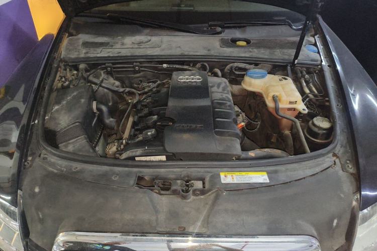 Used Audi A6L 2010 2.0 TFSI Automatic Standard Edition Engine Bay