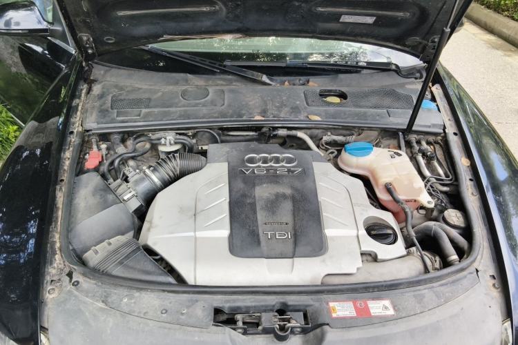 Used Audi A6L  Engine Bay