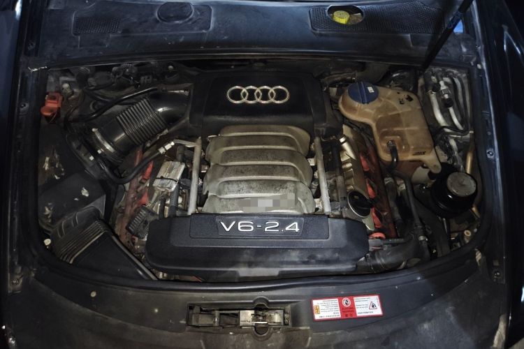 Used Audi A6L 2010 2.4L Technology Edition Engine Bay