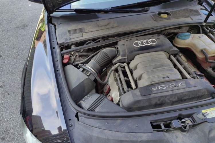 Used Audi A6L 2010 2.4L Comfort Edition Engine Bay Right
