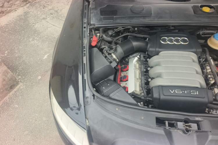 Used Audi A6L 2010 2.8 FSI quattro Luxury Model Engine Bay Right