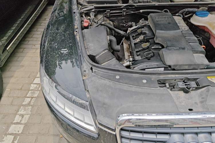 Used Audi A6L 2010 2.0 TFSI Automatic Standard Edition Engine Bay Right