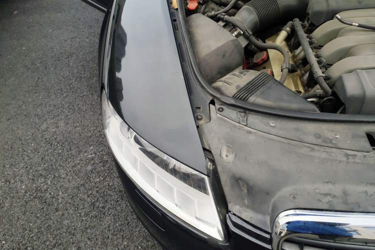 Used Audi A6L 2010 2.8 FSI Comfort Model Engine Bay Right