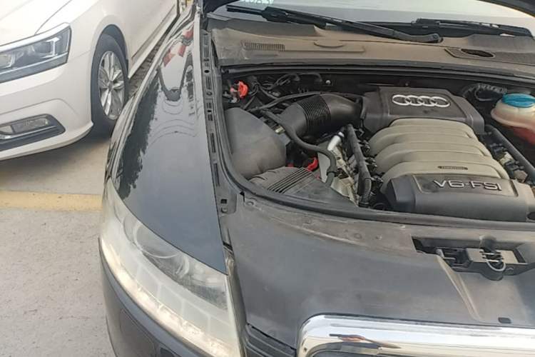 Used Audi A6L 2010 2.8 FSI Luxury Edition Engine Bay Right