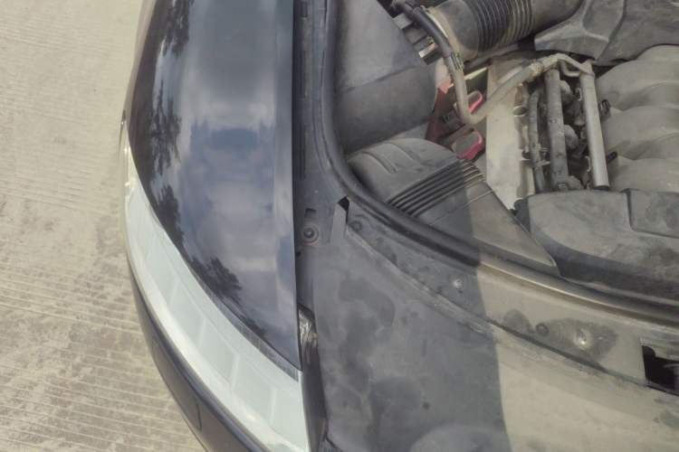 Used Audi A6L 2010 2.4L Luxury Edition Engine Bay Right