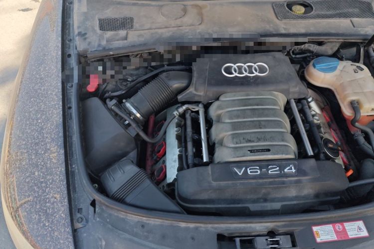 Used Audi A6L 2010 2.4L Comfort Edition Engine Bay Right