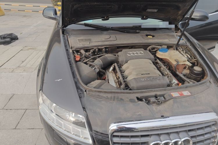 Used Audi A6L 2010 2.8 FSI Comfort Model Engine Bay Right