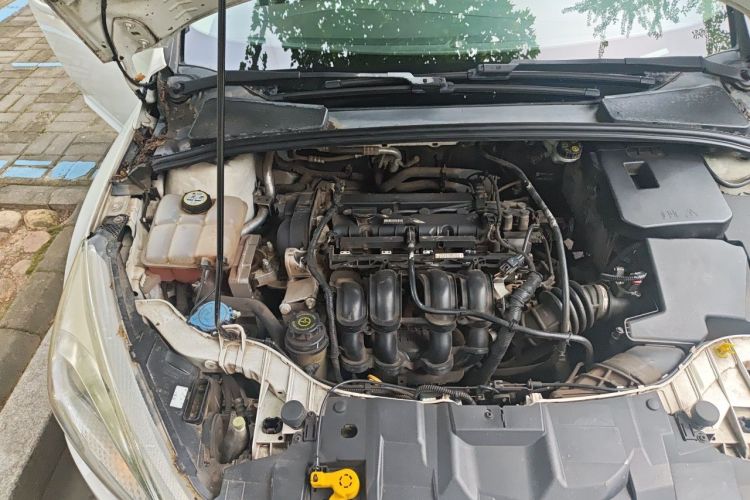 Used Audi A6L 2010 2.0 TFSI Automatic Standard Edition Engine Bay Right