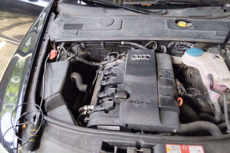 Used Audi A6L 2010 2.0 TFSI Automatic Standard Edition Engine Bay Right
