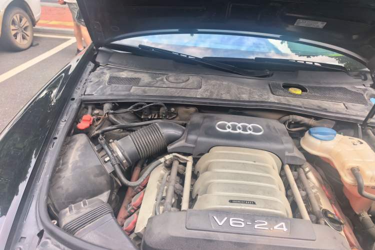 Used Audi A6L 2010 2.4L Comfort Edition Engine Bay Right