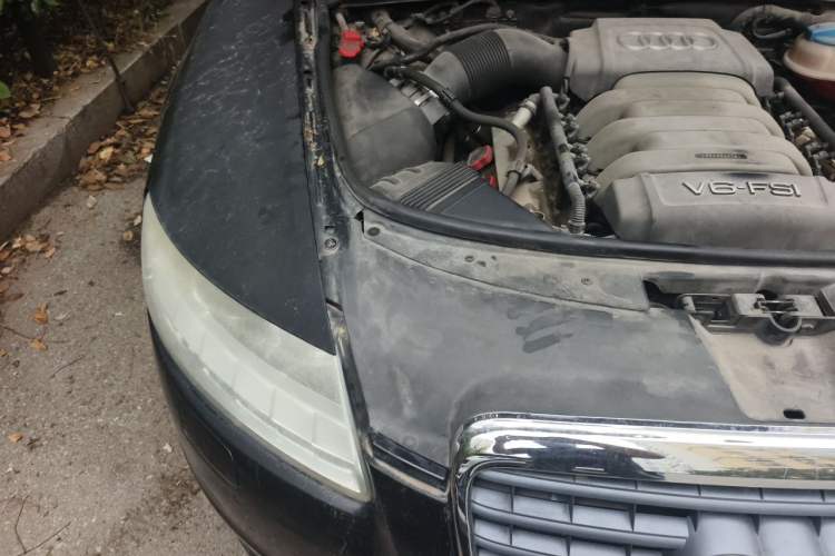 Used Audi A6L 2010 2.8 FSI Comfort Model Engine Bay Right