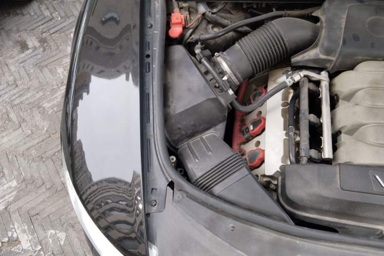 Used Audi A6L 2010 2.4L Comfort Edition Engine Bay Right