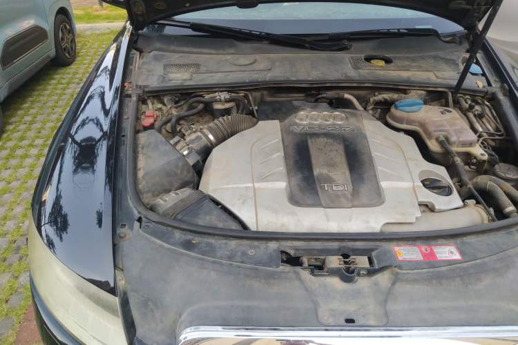 Used Audi A6L 2010 2.7 TDI Engine Bay Right