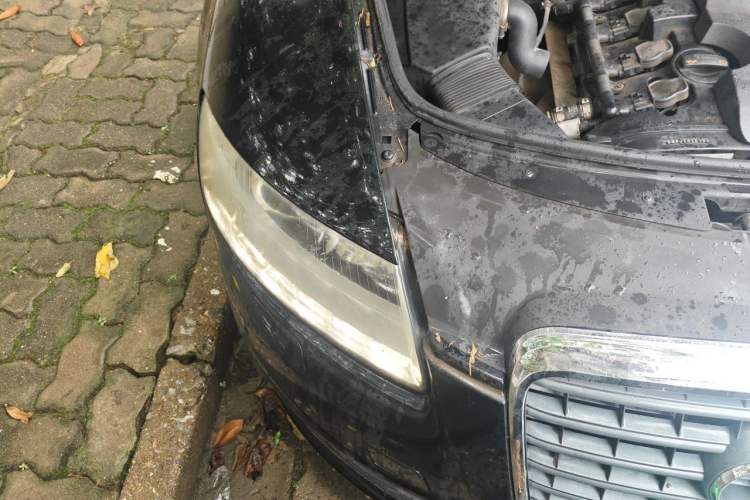 Used Audi A6L 2010 2.0 TFSI Automatic Standard Edition Engine Bay Right