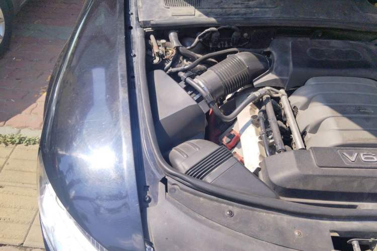 Used Audi A6L 2010 2.4L Comfort Edition Engine Bay Right