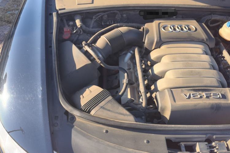 Used Audi A6L 2010 2.8 FSI Comfort Model Engine Bay Right