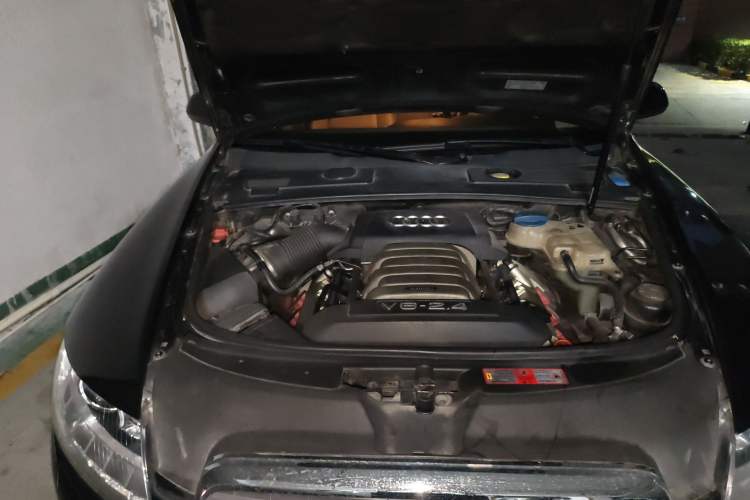 Used Audi A6L 2010 2.4L Comfort Edition Engine Bay Right