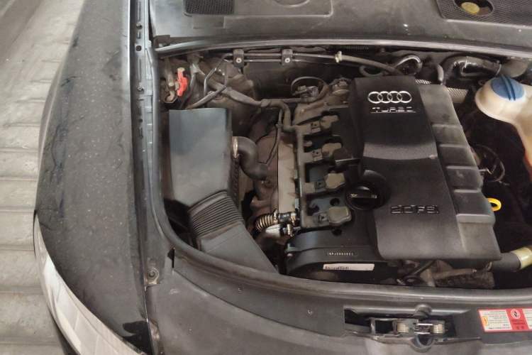 Used Audi A6L 2010 2.0 TFSI Automatic Standard Edition Engine Bay Right