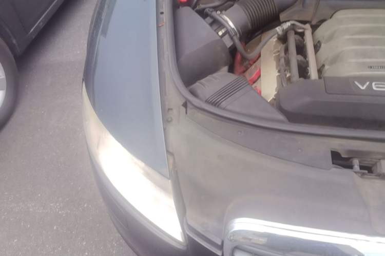 Used Audi A6L 2010 2.4L Comfort Edition Engine Bay Right