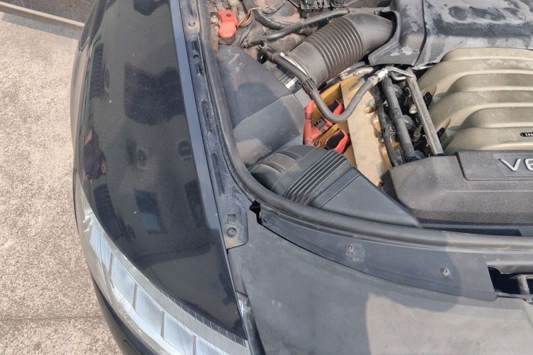 Used Audi A6L 2010 2.4L Comfort Edition Engine Bay Right