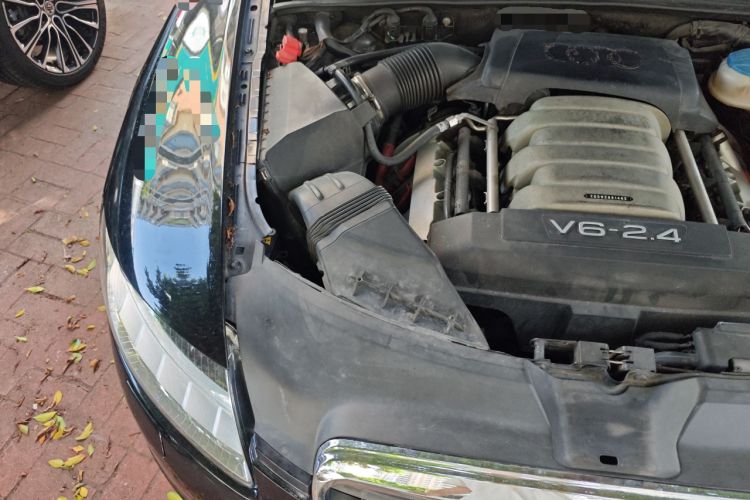 Used Audi A6L 2010 2.4L Luxury Edition Engine Bay Right