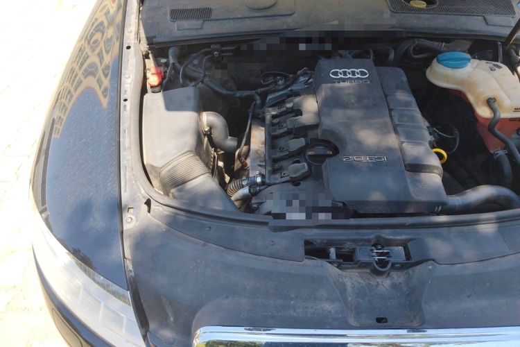 Used Audi A6L 2010 2.0 TFSI Automatic Standard Edition Engine Bay Right