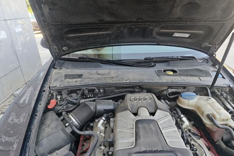 Used Audi A6L 2010 3.0 TFSI quattro Luxury Model Engine Bay Right
