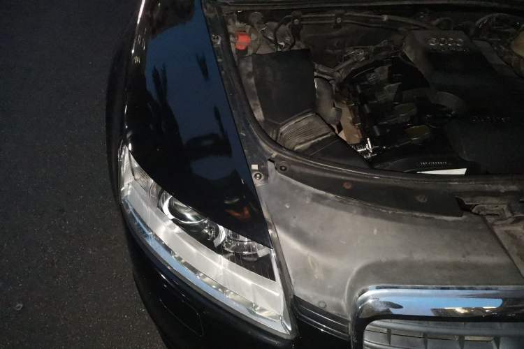 Used Audi A6L 2010 2.0 TFSI Automatic Standard Edition Engine Bay Right