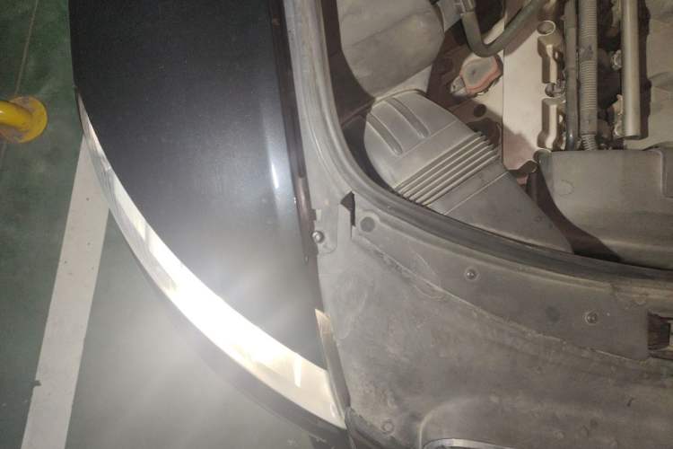 Used Audi A6L 2010 2.4L Comfort Edition Engine Bay Right