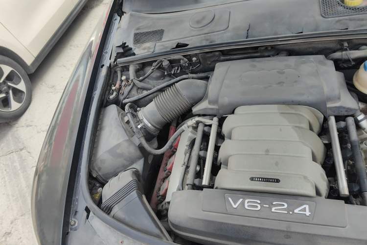 Used Audi A6L 2010 2.4L Comfort Edition Engine Bay Right