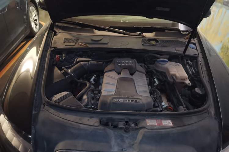 Used Audi A6L 2010 3.0 TFSI quattro Luxury Model Engine Bay Right