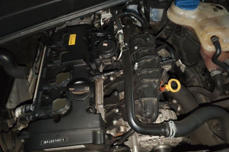 Used Audi A6L 2010 2.0 TFSI Automatic Standard Edition Engine Bay