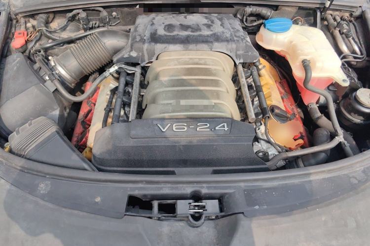 Used Audi A6L 2010 2.4L Comfort Edition Engine Bay