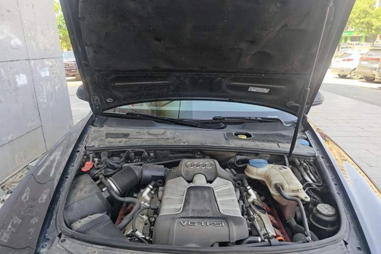Used Audi A6L 2010 3.0 TFSI quattro Luxury Model Engine Bay