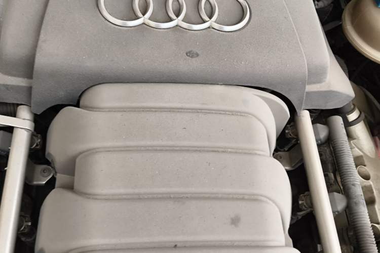 Used Audi A6L 2010 2.4L Technology Edition Engine Bay