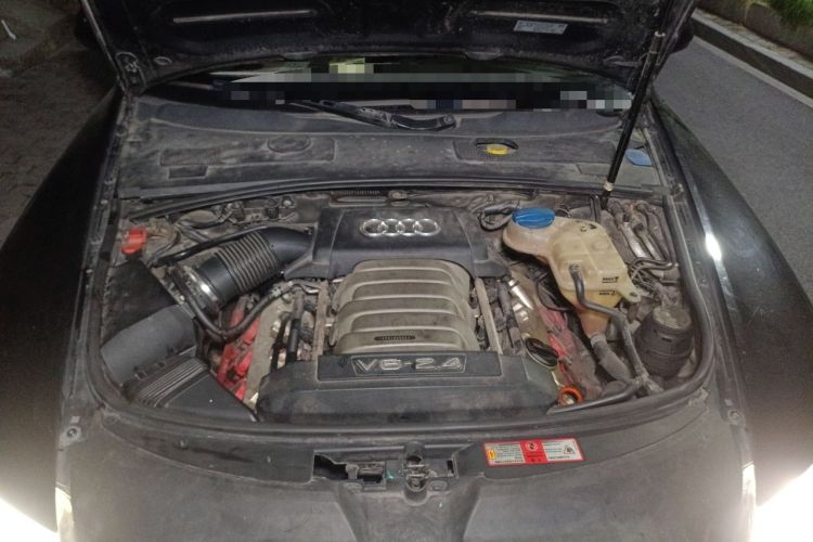 Used Audi A6L 2010 2.4L Comfort Edition Engine Bay