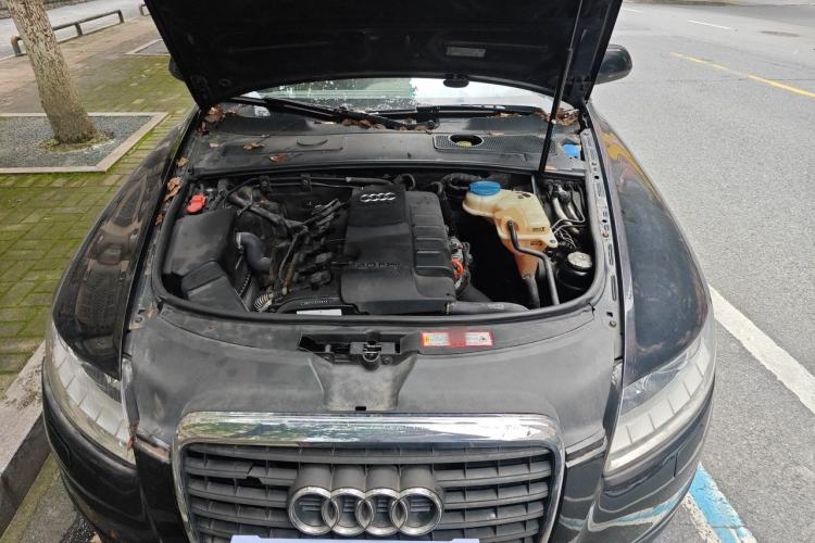 Used Audi A6L 2010 2.0 TFSI Automatic Standard Edition Engine Bay