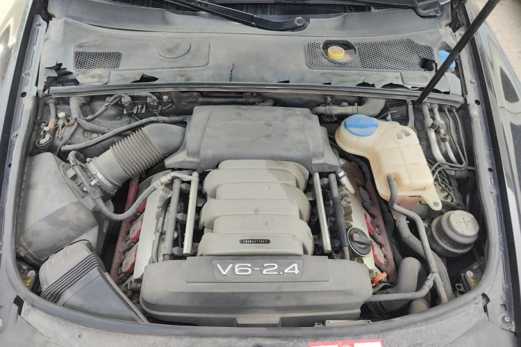 Used Audi A6L 2010 2.4L Comfort Edition Engine Bay