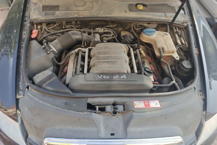 Used Audi A6L 2010 2.4L Comfort Edition Engine Bay