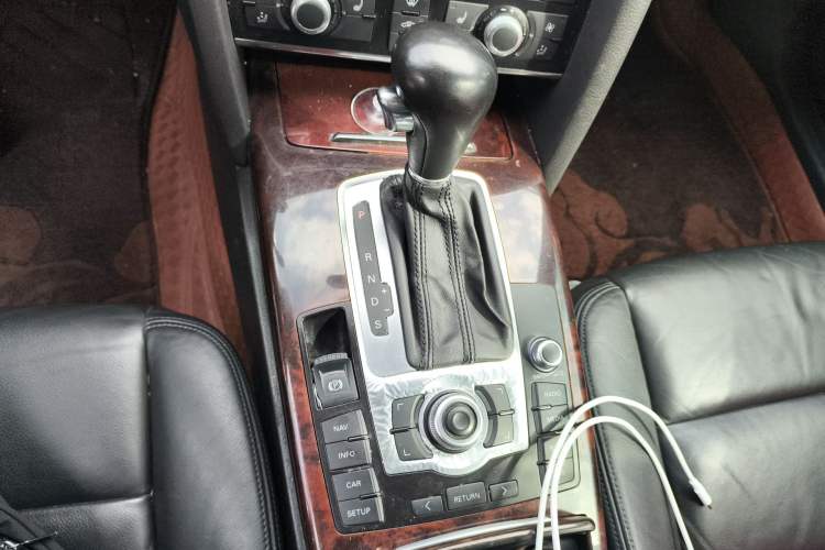 Used Audi A6L 2010 2.4L Comfort Edition Gear Lever