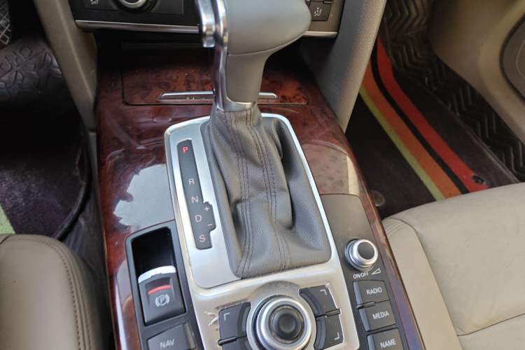 Used Audi A6L 2010 2.4L Comfort Edition Gear Lever