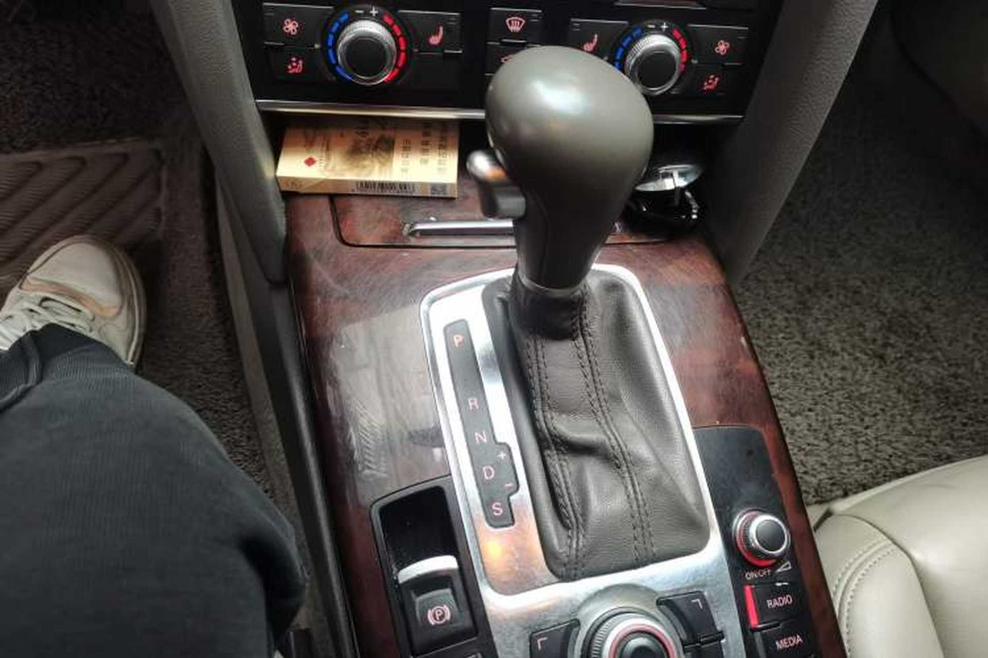 Used Audi A6L 2010 2.4L Comfort Edition Gear Lever