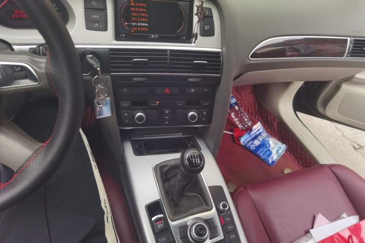 Used Audi A6L 2010 2.0 TFSI Manual Standard Edition Gear Lever