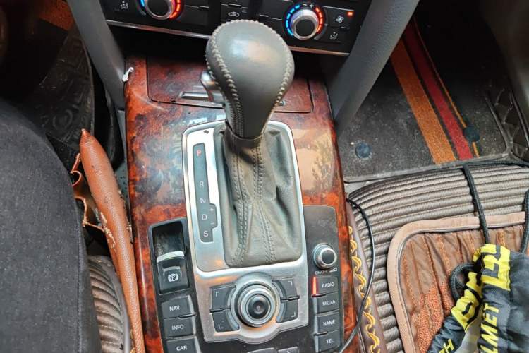 Used Audi A6L 2010 2.4L Technology Edition Gear Lever