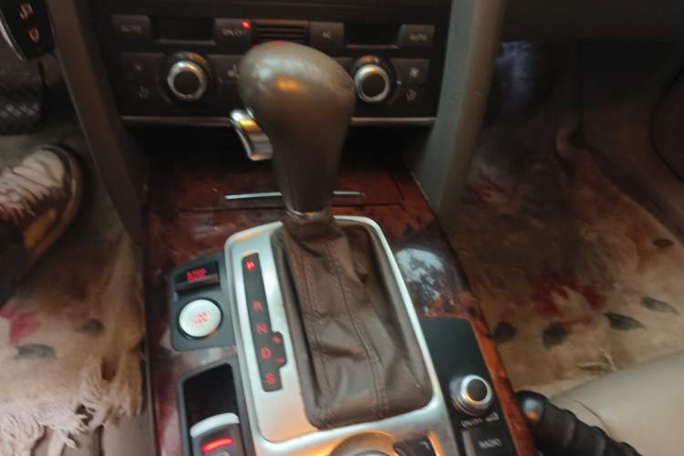 Used Audi A6L 2010 2.8 FSI Comfort Model Gear Lever