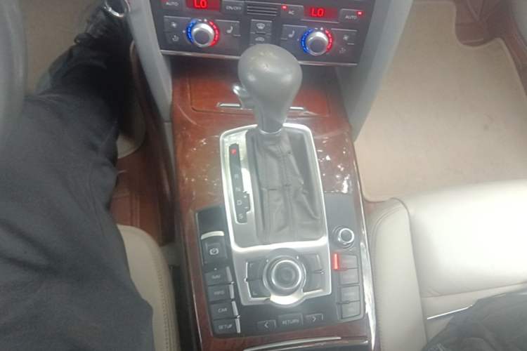 Used Audi A6L 2010 2.4L Comfort Edition Gear Lever