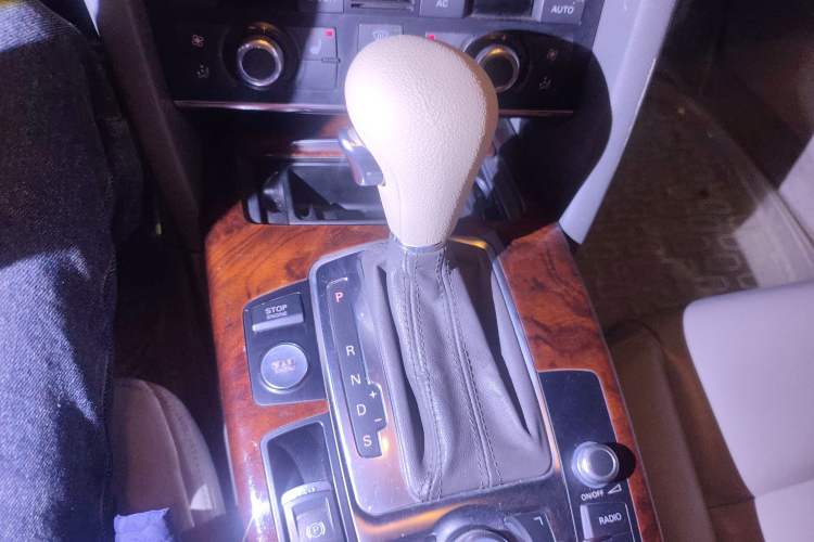 Used Audi A6L 2010 2.8 FSI quattro Luxury Model Gear Lever