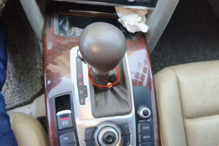 Used Audi A6L 2010 2.4L Comfort Edition Gear Lever