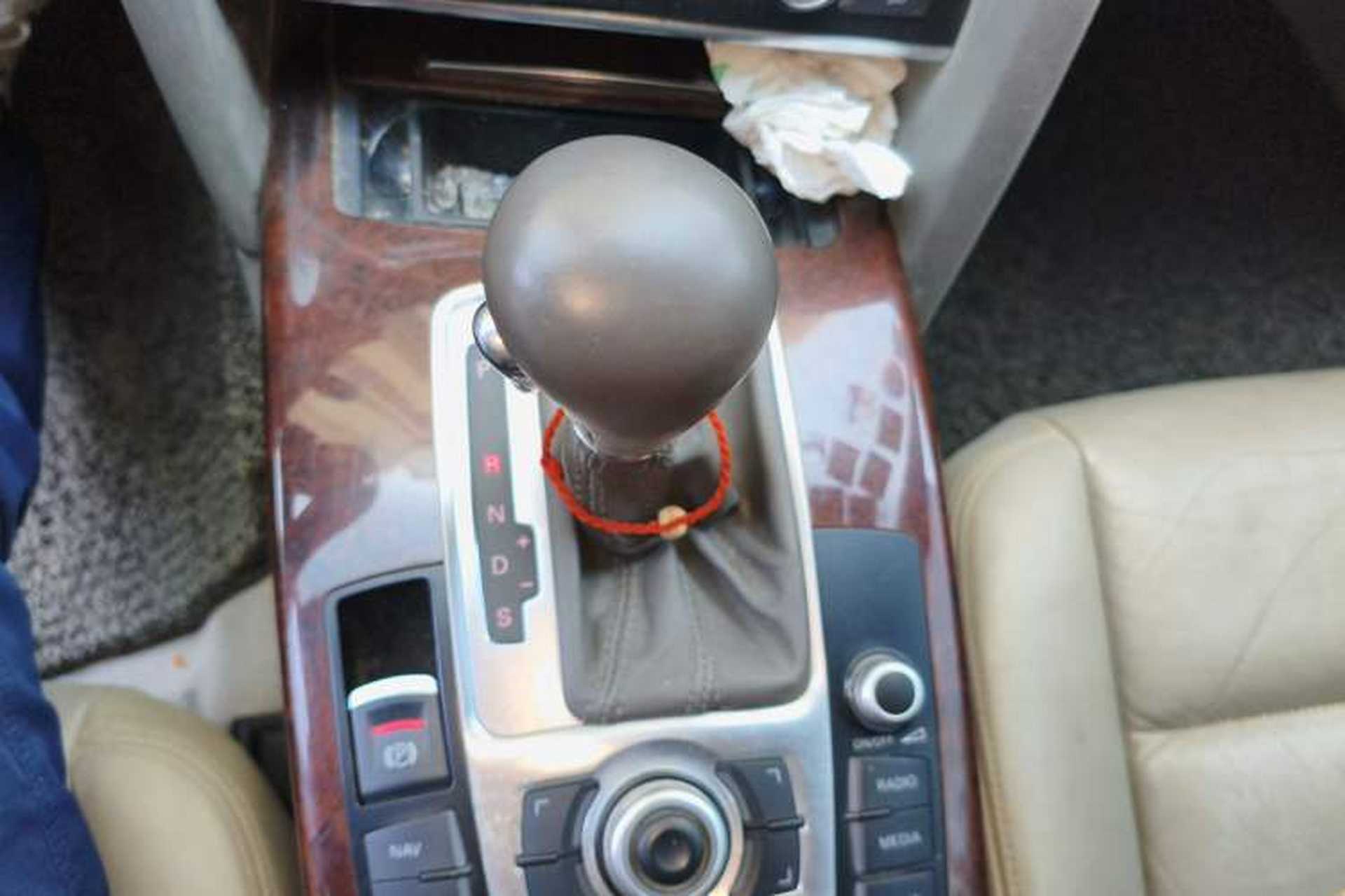 Used Audi A6L 2010 2.4L Comfort Edition Gear Lever