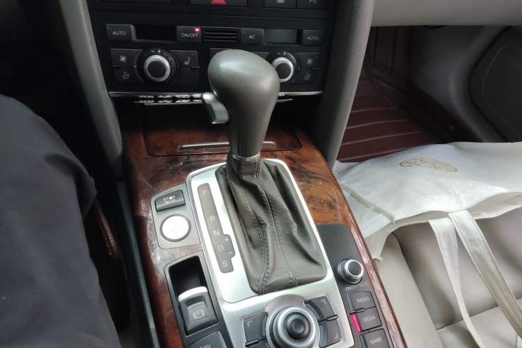 Used Audi A6L 2010 3.0 TFSI quattro Luxury Model Gear Lever